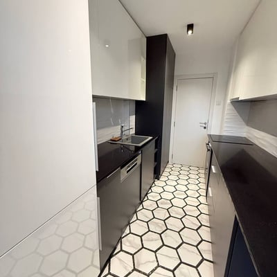 Alquiler de un cómodo apartamento de 3 habitaciones, 70 m², centro de la ciudad, Belgrado, Serbia